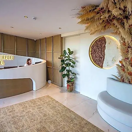 Elysian Airport 4*